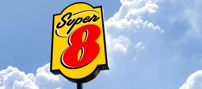 Super 8 By Wyndham Kansas City At Barry Road/Airport Exterior photo